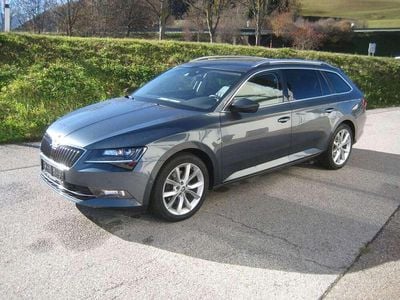 Grau Gebraucht 2019 Skoda Superb Style Kombi | € 25.900 (Fairer Preis)