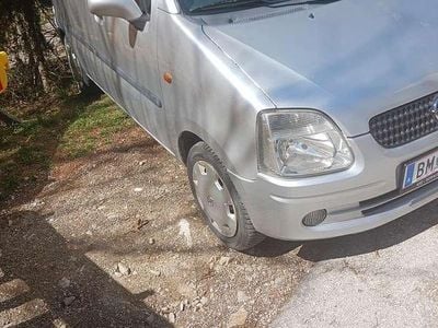Silber Gebraucht 2004 Opel Agila Basis Kleinwagen | € 2.000