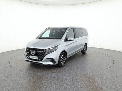 Hightechsilber metal Gebraucht 2024 Mercedes V220 Style Van / Kleinbus | € 83.988