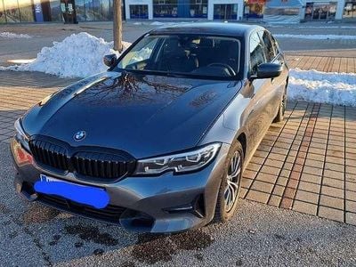 Gebraucht BMW 330 Sport Line 184 PS (135 kW) 2019 Grau Limousine
