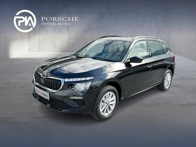 Schwarz metallicperleffektno Neu 2025 Skoda Kamiq Essence SUV | € 26.480 (Etwas zu teuer)