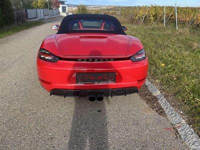 Rot Gebraucht 2016 Porsche 718 Boxster S Chrono Cabrio | € 65.900