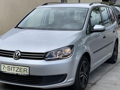 Grau Gebraucht 2012 VW Touran Trendline Van / Kleinbus | € 12.255 (Teuer)