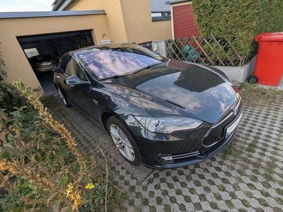 Grün Gebraucht 2013 Tesla Model S Kleinwagen | € 18.000 (Guter Preis)