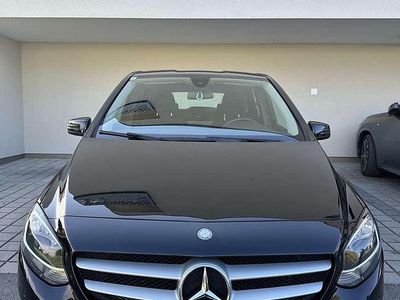 Schwarz Gebraucht 2015 Mercedes B160 Van / Kleinbus | € 15.450