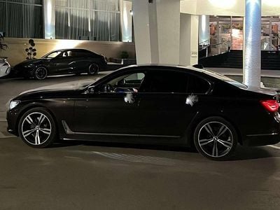 Braun Gebraucht 2016 BMW 730 Limousine | € 36.000