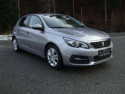 Grau Gebraucht 2018 Peugeot 308 Active Limousine | € 13.990