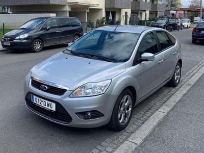 Grau Gebraucht 2009 Ford Focus Trend Limousine | € 3.200