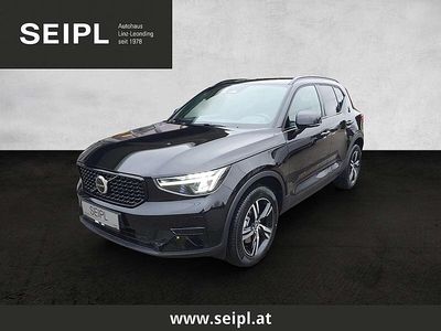 Neu Volvo XC40 Plus 163 PS (119 kW) 2025 Schwarz SUV