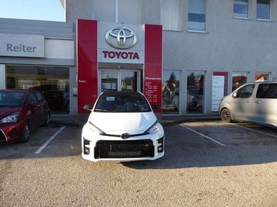 Weiß Neu 2025 Toyota Yaris Kleinwagen | € 47.990