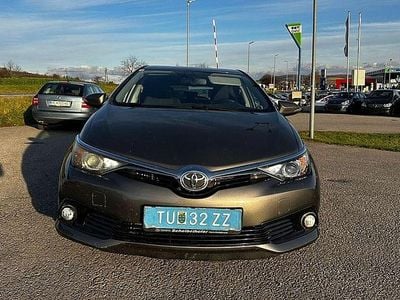 Grau Gebraucht 2016 Toyota Auris Edition Limousine | € 9.390 (Fairer Preis)