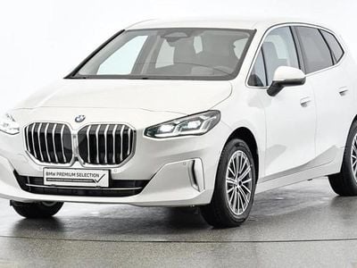 Mineralweiß Gebraucht 2024 BMW 218 Active Tourer Luxury Line Van / Kleinbus | € 32.990 (Superpreis)