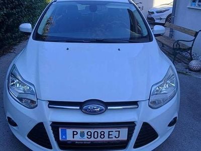 Gebraucht Ford Focus 101 PS (74 kW) 2013 Weiß Limousine