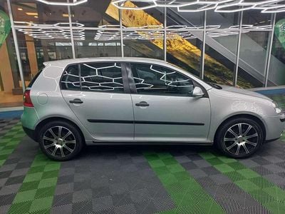 Silber Gebraucht 2004 VW Golf IV Trendline Kleinwagen | € 5.400 (Teuer)