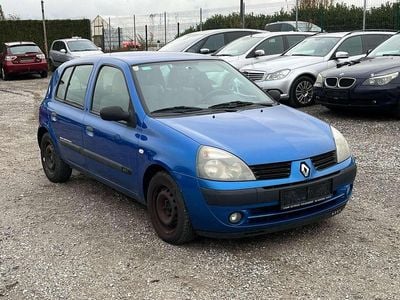 Blau Gebraucht 2005 Renault Clio II Limousine | € 700