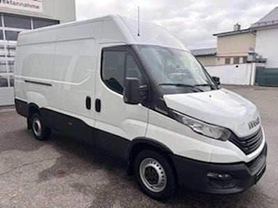 Weiß Gebraucht 2022 Iveco Daily Van | € 33.600 (Guter Preis)