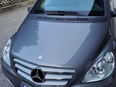 Grau Gebraucht 2010 Mercedes B180 Van / Kleinbus | € 3.990 (Fairer Preis)