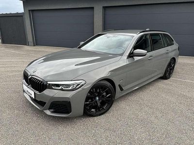 Grau Gebraucht 2022 BMW 520 M Sport Kombi | € 41.990 (Fairer Preis)