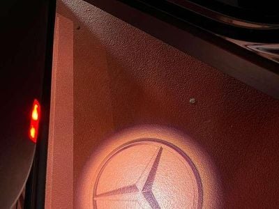 Schwarz Gebraucht 2024 Mercedes GLB200 Advanced Plus SUV | € 50.500 (Teuer)