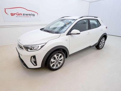 Weiß Gebraucht 2024 Kia Stonic Silver SUV | € 19.990 (Etwas zu teuer)