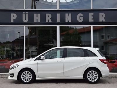 Weiß Gebraucht 2018 Mercedes 200 Style Limousine | € 19.900