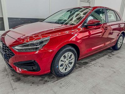 Neu Hyundai i30 Style 95 PS (69 kW) 2025 Rot Limousine