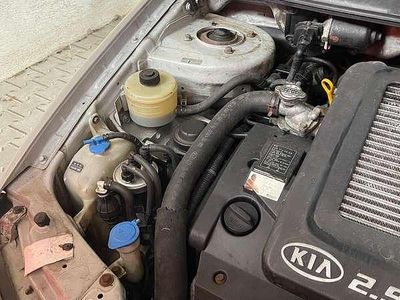 Gebraucht 2003 Kia Carnival Van / Kleinbus | € 2.500