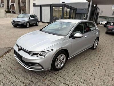 Gebraucht VW Golf VIII Life 131 PS (96 kW) 2021 Grau Kleinwagen
