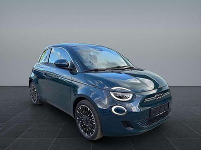 Gebraucht Fiat 500e La Prima 86 kW (118 PS) 2024 Grün Limousine