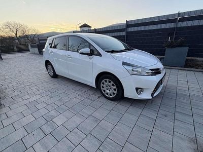Gebraucht Toyota Verso 126 PS (92 kW) 2013 Weiß Van / Kleinbus