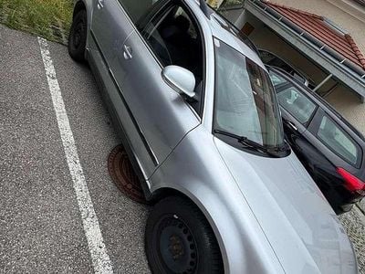 Grau Gebraucht 2005 VW Passat Kombi | € 1.650 (Fairer Preis)