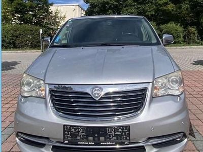 Gebraucht 2012 Lancia Voyager Platinum Van / Kleinbus | € 7.800