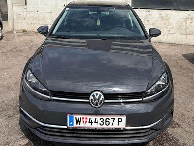 Gebraucht VW Golf Comfortline 116 PS (85 kW) 2018 Grau Limousine