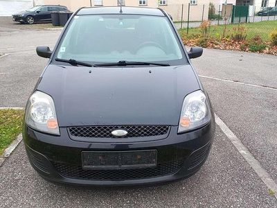 Gebraucht 2005 Ford Fiesta Ambiente Limousine | € 1.499 (Etwas zu teuer)