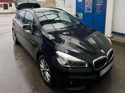 Schwarz Gebraucht 2015 BMW 216 Sport Line Kombi | € 8.100