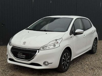 Weiß Gebraucht 2014 Peugeot 208 Active Kleinwagen | € 5.990 (Fairer Preis)