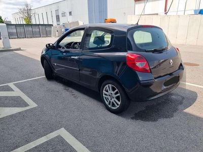 Schwarz Gebraucht 2006 Renault Clio Dynamique Coupé | € 2.990