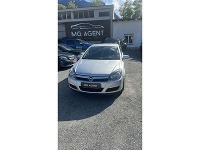Grau Gebraucht 2004 Opel Astra Enjoy Kleinwagen | € 7.560
