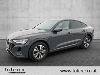 Hellgrau metallic Gebraucht 2024 Audi Q8 e-tron Business SUV | € 59.900 (Etwas zu teuer)