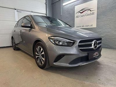 Grau Gebraucht 2019 Mercedes B180 Van / Kleinbus | € 16.490 (Etwas zu teuer)