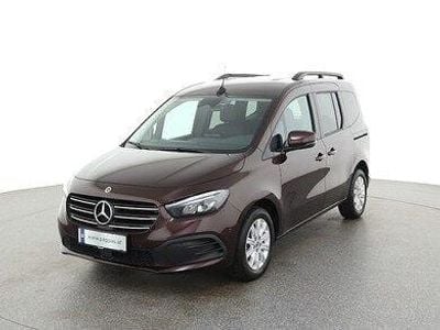 Rot Gebraucht 2024 Mercedes T180 Progressive Van / Kleinbus | € 34.788 (Guter Preis)