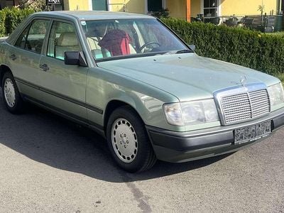 Gebraucht 1986 Mercedes E230 Limousine | € 12.990