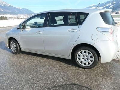 Silber Gebraucht 2012 Toyota Verso Van / Kleinbus | € 5.200