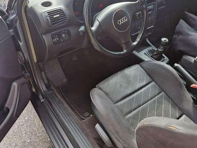 Grau Gebraucht 2002 Audi A3 Ambiente Limousine | € 1.500