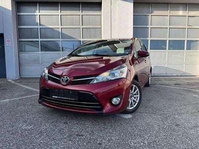 Rot Gebraucht 2017 Toyota Verso Van / Kleinbus | € 12.490
