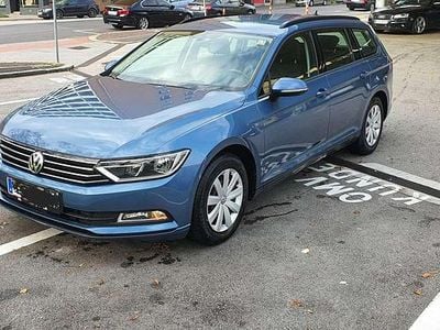 Gebraucht VW Passat Highline 120 PS (88 kW) 2017 Blau Kombi