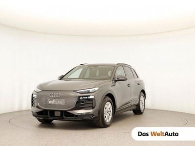 Hellgrau metallic Gebraucht 2025 Audi Q6 e-tron Ambiente SUV | € 69.990 (Superpreis)