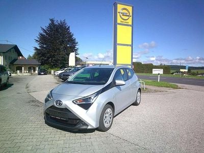 Silber Gebraucht 2021 Toyota Aygo X-play Kleinwagen | € 11.990 (Fairer Preis)