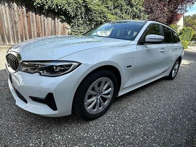 Gebraucht BMW 320 Advantage 163 PS (119 kW) 2022 Weiß Kombi