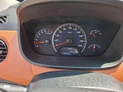 Orange Gebraucht 2014 Hyundai i10 Comfort Kleinwagen | € 5.700 (Fairer Preis)